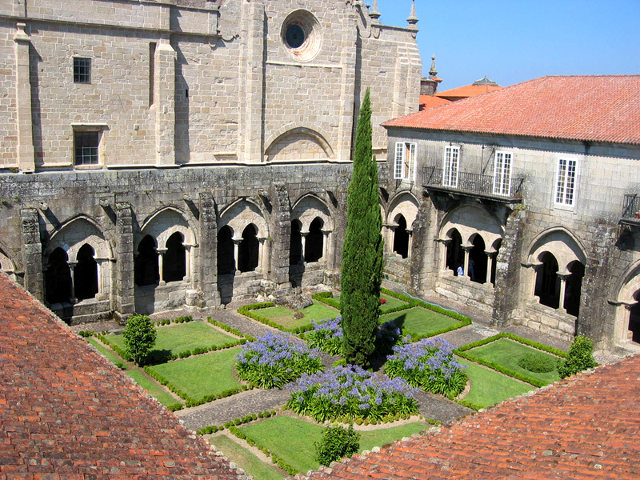 galicia-tui-cathedral-cloister