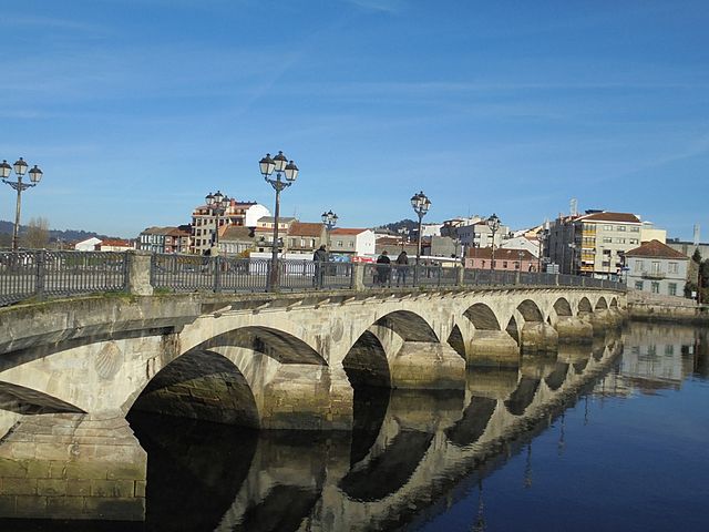 What to visit in Pontevedra - Bridge or Burgo