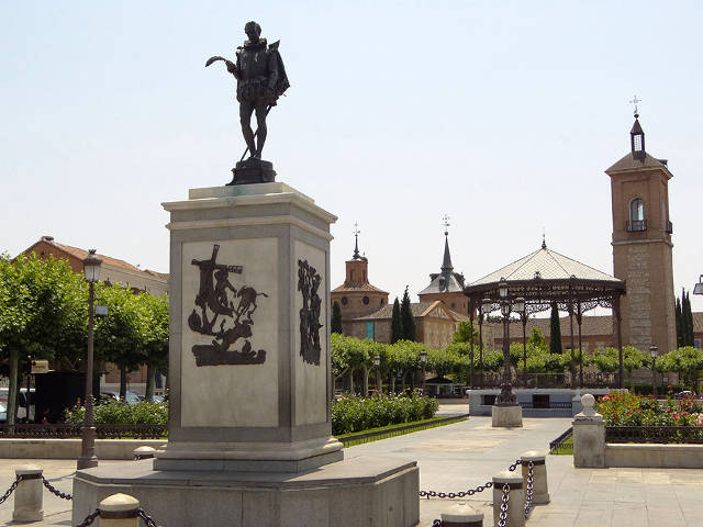 What to visit in Alcalá de Henares - Plaza Cervantes