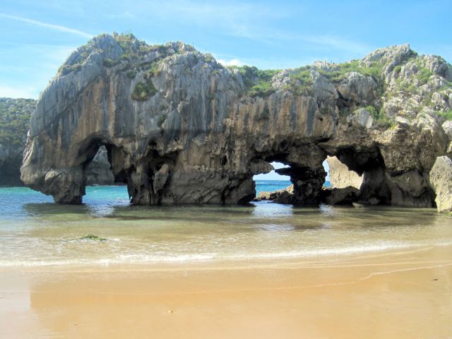 Asturias - Cuevas Mar Beach