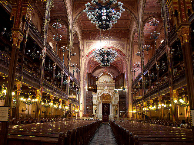 Budapest - Jewish Synagogue - Interior