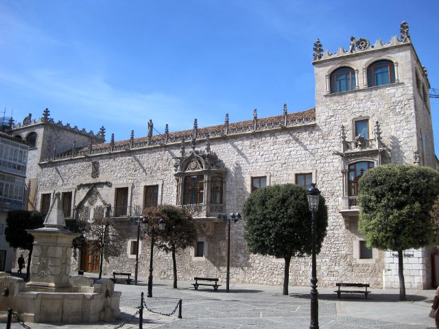 Get to know Burgos in two days - Casa del Cordon