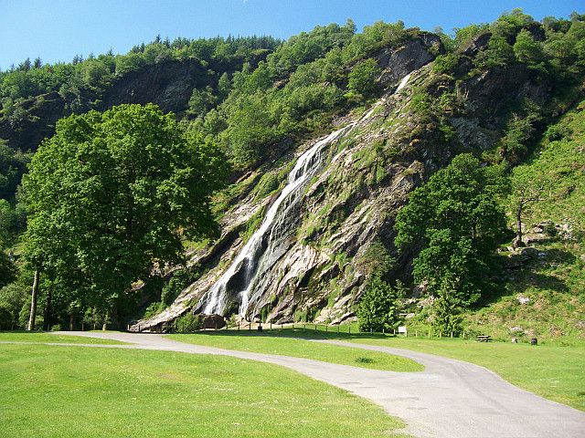 ireland-powerscourt-waterfall