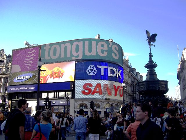 What to visit in London - Piccadilly Circus