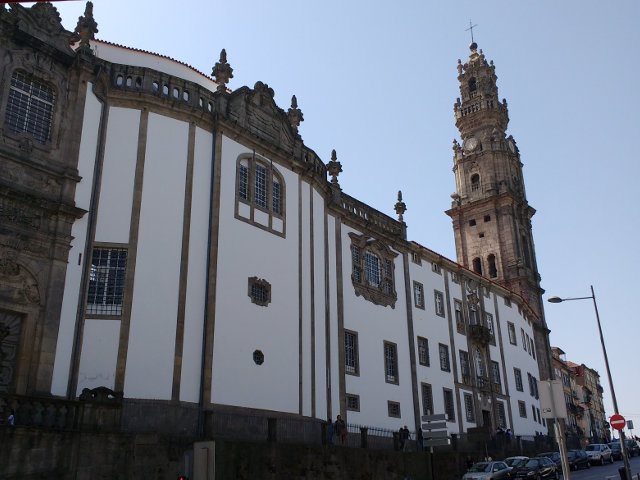 What to visit in Porto - porto-clerigos-tower