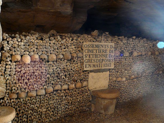 Paris - Catacombs