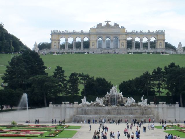 Vienna - Schonbrunn Palace - The Roundabout